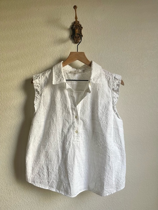 LOFT Tops - LOFT White Eyelet Sleeveless Collared Pullover Top